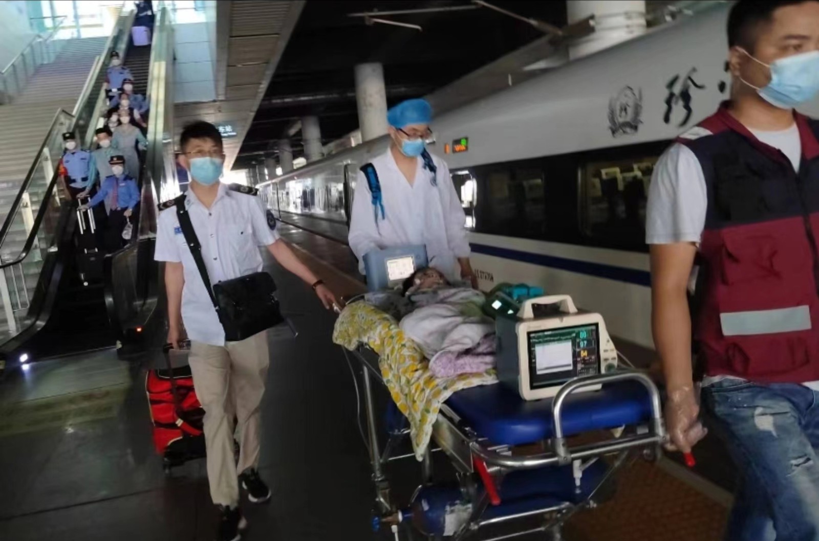 光泽县高铁转运公司